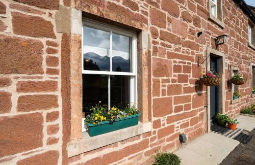 Kirriemuir House | Thrums Cottage
