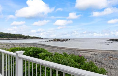 Ogunquit Apartment | Tide's Edge Oceanfront Condo