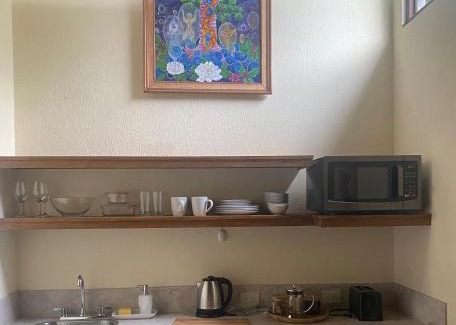 Escazu Bed & Breakfast | Tierra Magica B&B and Art Studio