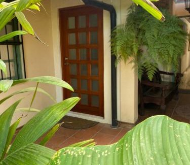 Escazu Bed & Breakfast | Tierra Magica B&B and Art Studio