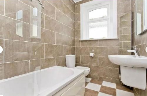Prestwick House | Tigh Lochlainn