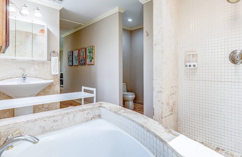 Sugarloaf Shores House | Tiki Palms - Amazing 4 Bedroom Sugarloaf Key Canal Home, Private Pool and Dockage!