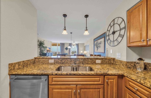 Ocean Drive Condo | Tilghman Resort Sea View w Lazy River & Indoor Pool