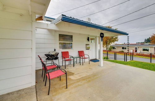 Garibaldi House | Tillamook Bay Apt Near Marina: Fish, Boat & More!