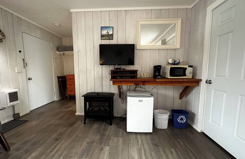 Yachats Hotel | Tillicum Beach Motel (Deane's Oceanfront Lodge)