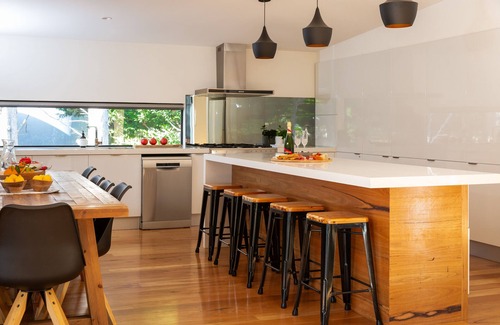 Sorrento House | TIMARU LUXURY, SIMPLY RELAX, ENJOY THE TRANQUILITY IN SORRENTO