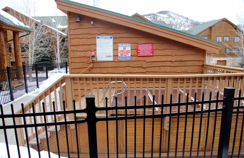 Park City House | Timber Wolf Lodge condo with private bathrooms for all!