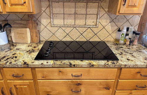 Iron Springs Cabin | Timberline Retreat 12 Guests, 7 Beds, 4 Bath, Pool Table and Outdoor Entert