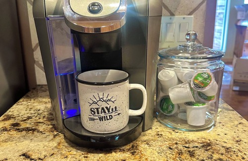 Iron Springs Cabin | Timberline Retreat 12 Guests, 7 Beds, 4 Bath, Pool Table and Outdoor Entert