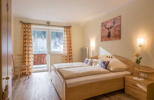Landl Apartment | Time out for 2 in Tyrol: Inexpensive holiday apartment 4 in Austria - family paradise MoNi
