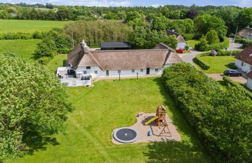 Esbjerg Municipality Apartment | Time out in the 400-year-old farm