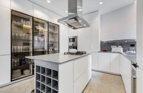Rione VII Regola Apartment | Timeless Charm in Trastevere Luxury Residence with Enchanting Courtyard