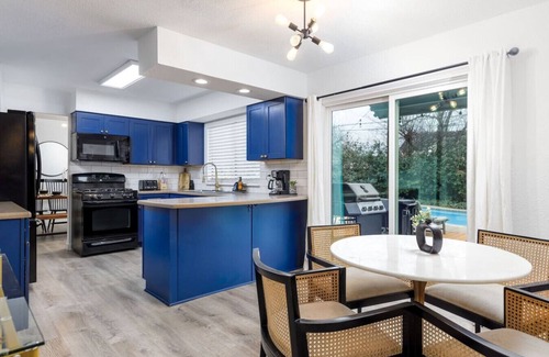 Round Rock House | Timeless-Texas-Inn Heated Pool Oasis LUX Vibe