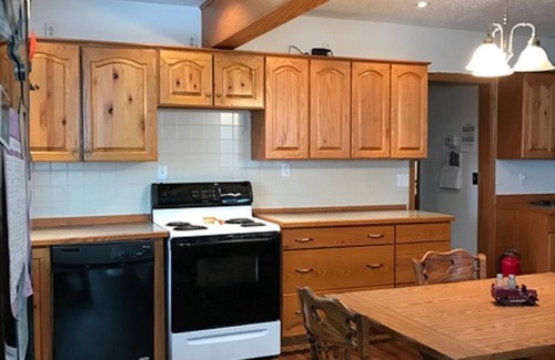 Valois House | Tina's Lake House | Your Summer Getaway to the Heart of the Finger Lakes