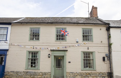 Axminster House | TINDLE HOUSE, pet friendly, character holiday cottage in Axminster