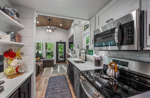 Mentone Cottage | Tiny Bear Paw-relax, unwind and recharge