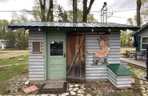 Riverside Cabin | Tiny but Mighty | Jackalope Retreat Cabin in Riverside, Wyoming