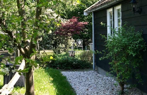Oud-Zuilen Cabin | Tiny cabin in the village of OZ