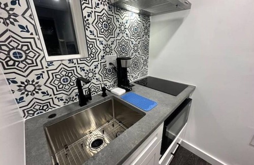Morrisville House | Tiny Home 6 Minutes From Raleigh Durham Airport