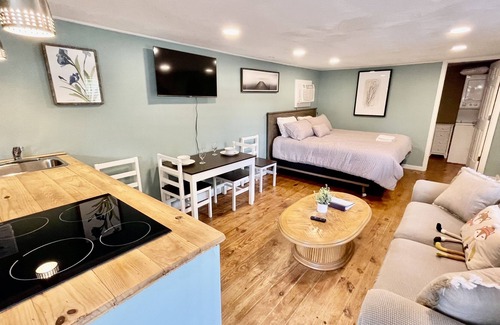 Fairfield Cottage | Tiny Home all to yourself 1hr from OBX