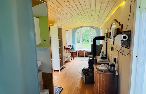 Marienfließ House | Tiny Home 'Bauwagen' with Shared Terrace and Shared Garden