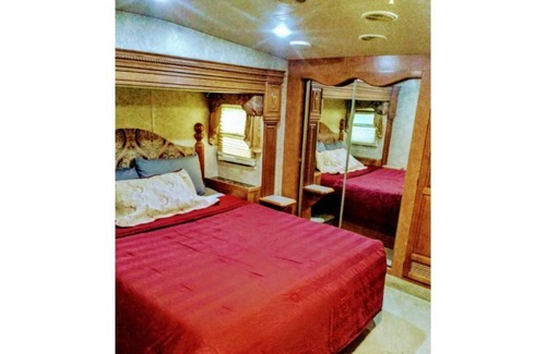 Kingsbury House | Tiny Home/ Glamping Farm Stay.
