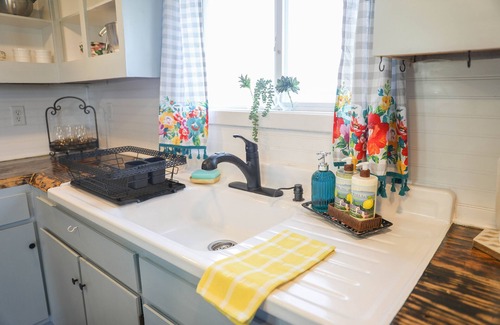 Slocomb Cottage | Tiny Home in the country