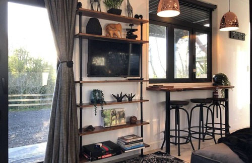 Egmont Village House | Tiny Home Luxury Farm Escape close to Mount Taranaki & central New Plymouth