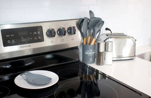 Centerton House | Tiny Home near MTB Trails, Wal-Mart HQ, Sleeps 6