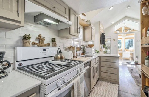 Woodland Park Cabin | Tiny Home with a Modern Flair in the Mountains