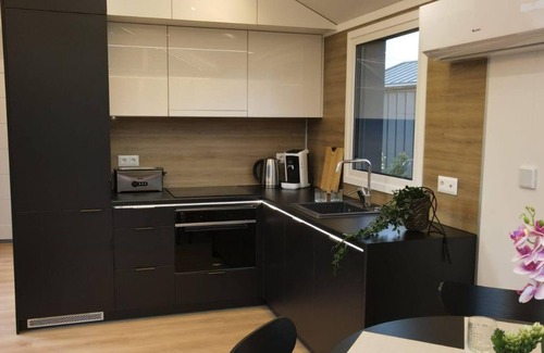 Sohren House | Tiny-House "Das kleine Schwarze" - Land Zeit - get your tiny moment