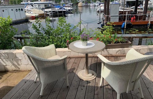 Wilhelmstadt Cabin | Tiny House oder Ferienwohnung auf der Sunset Marina