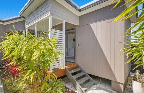 Sanctuary Point Cabin | Tiny House Stayz Stay for 3 Pay for 2! - House 5