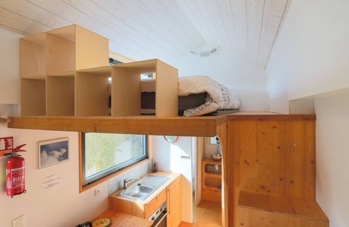 Begard House | Tiny House 'Très Jolie Tout Confort' with Private Terrace, Private Garden and Wi-Fi