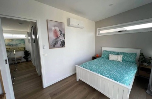 Mornington Peninsula Villa | Tiny Villa, Only a Hop, Skip, Jump to the beach