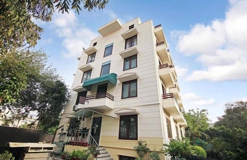 DLF Phase 3 Hotel | Tipsyy Inn Suites 006