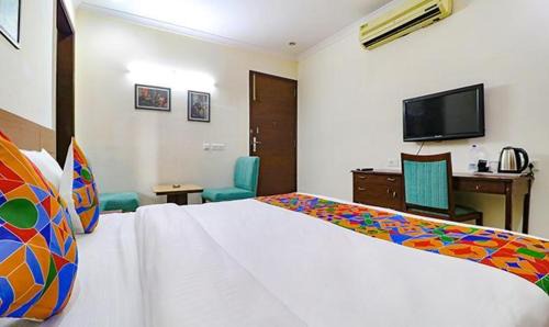 DLF Phase 3 House | Tipsyy Inn Suites 020