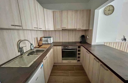 Charleroi Apartment | Tirou 5 center - train station - airport