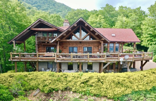 Butler Cabin | TN Mountain Lodge: sleeps 22+ lake, hikes, hot tub, Sauna