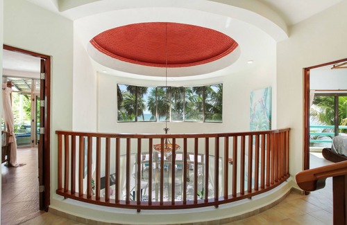 Tulsayab Villa | tnGorgeous Oceanfront Villa with Private Pool & Dock