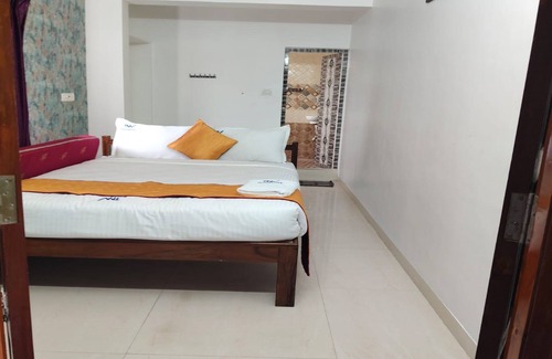Kalapettai Hotel | TNV Residency