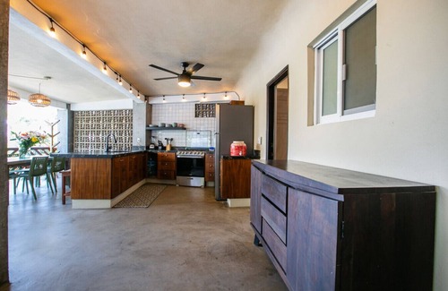 North End House | Tocayo Vista 3 bd · 3BR Beachfront Townhome W/Penthouse Master Suite