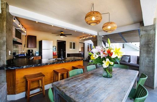North End House | Tocayo Vista 3 bd · 3BR Beachfront Townhome W/Penthouse Master Suite
