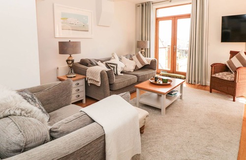 Totnes House | TOFFEEAPPLE, character holiday cottage, with pool in Dartmouth