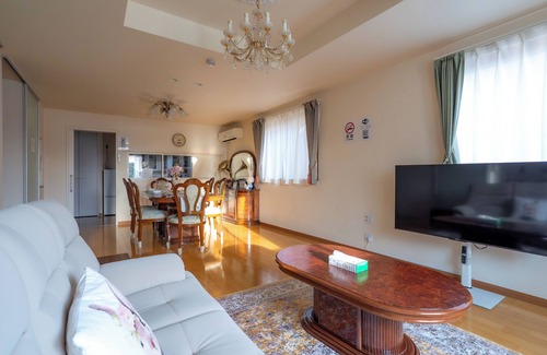 Katsushika Villa | Tokyo Koiwa European Villa 4 Bedrooms 2 WC 1EV Haneda Narita Direct Max 8 Guests