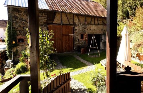 Udler House | Tom`s Hütte