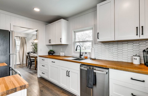 Tonawanda House | Tonawanda Home ~ 14 Mi to Niagara Falls State Park