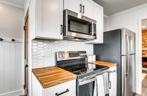 Tonawanda House | Tonawanda Home ~ 14 Mi to Niagara Falls State Park