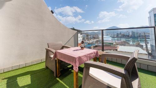 Chungmu House | Tongyeong Pension Present Pension
