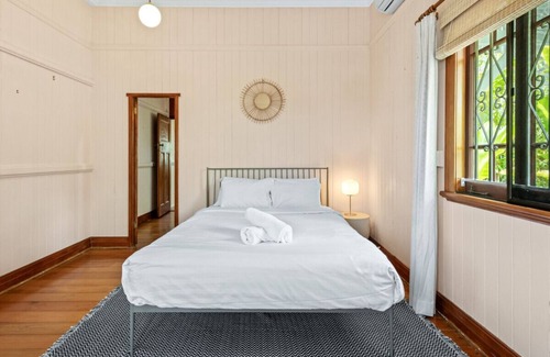 Toowong House | Toowong - Stunning&Sweet 3BR Family House